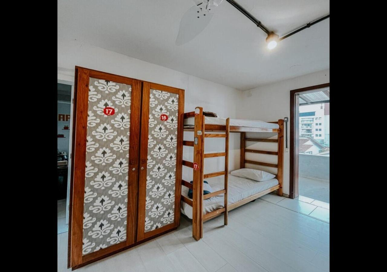 Pup Hostel Sc ฟลอเรียนอโปลิส ภายนอก รูปภาพ